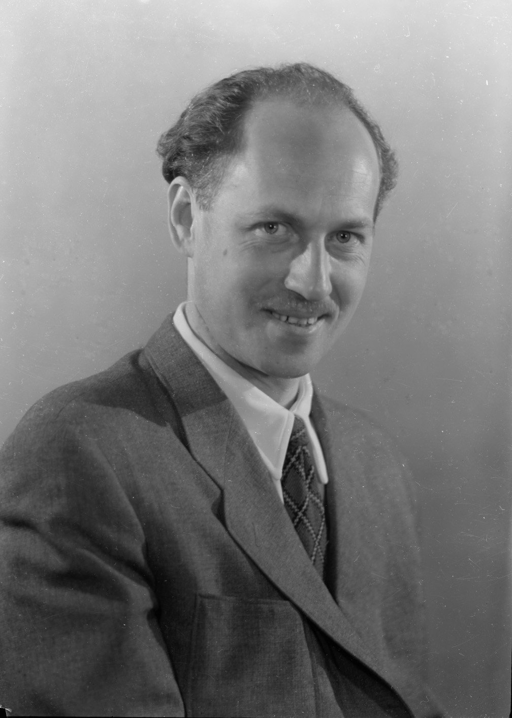 Лев Елагин