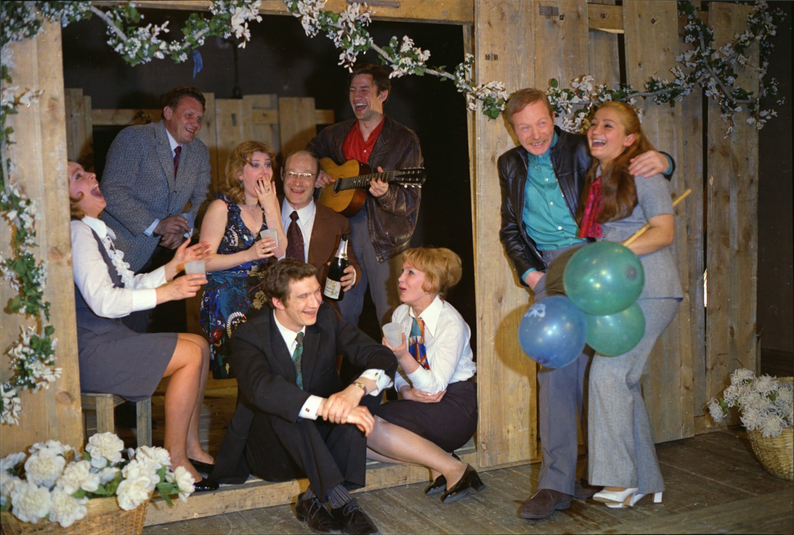 Сцена из спектакля «Прощание в июне». Реж. А. Товстоногов, 1972. Фото Михаила Строкова