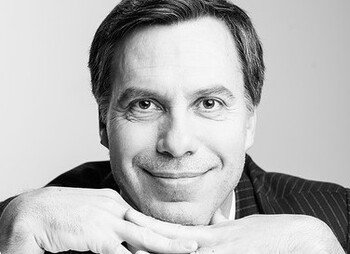 Артист Электротеатра Александр Синюков выступит на Дне Города