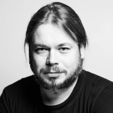 Олег Макаров