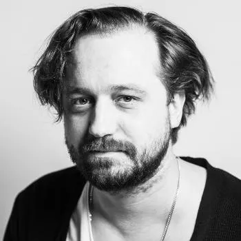 Денис Азаров